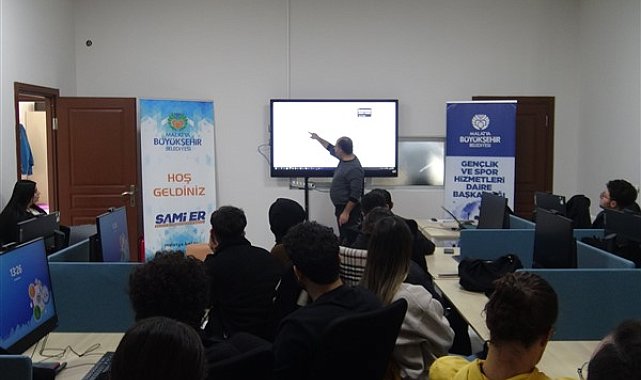 Malatya Büyükşehir'den gençlere yönelik yapay zeka eğitimi