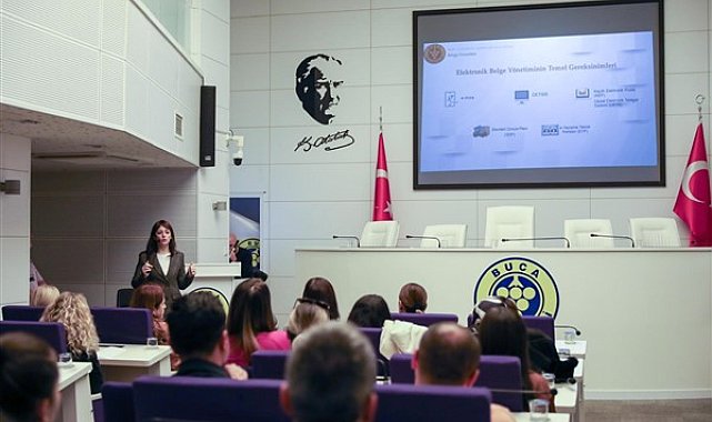 Manisa Büyükşehir Belediyesi tarafından “Resmi Yazışma Kuralları” eğitimi düzenlendi