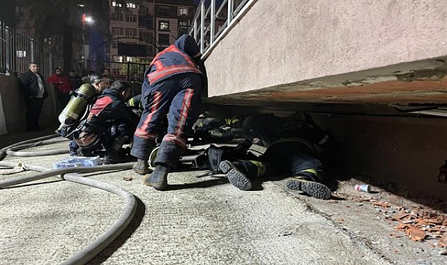 Manisa'da bir gelinlik mağazasında yangın çıktı