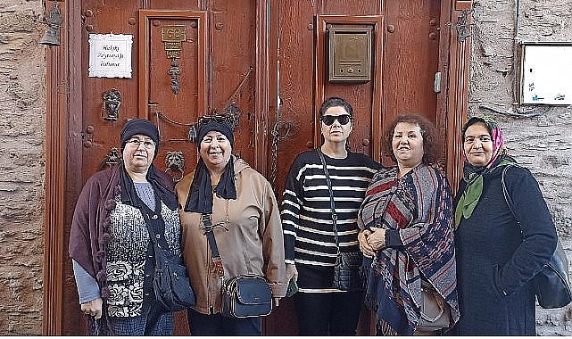 Manisalı Kadınlar, Adım Adım Kulayı Gezdi