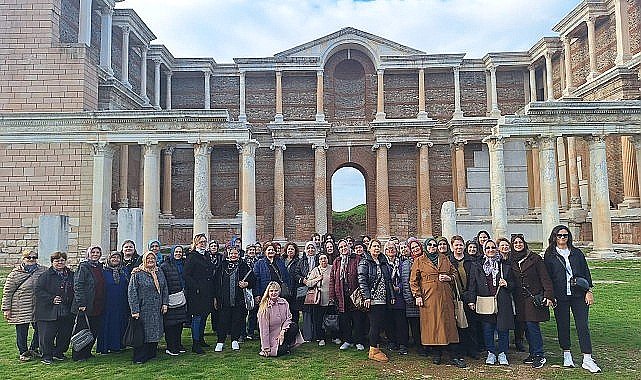 Manisalı Kadınlar Salihli İlçesindeki Güzellikleri Keşfetti