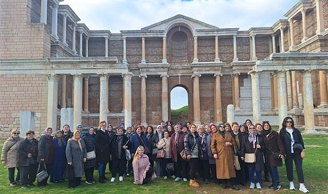 Manisalı kadınlar, Salihli ilçesindeki tarihi mekanları keşfetti