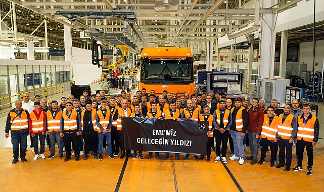 Mercedes-Benz Türk EML’miz Geleceğin Yıldızı öğrencileri Kamyon Fabrikası’nı ziyaret etti
