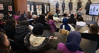 Modaya yön verenler gençlere cesaret aşıladı; “İletişim dilinizi doğru ve etkili kullanın