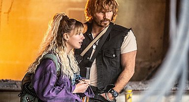 Netflix, Başrollerini Millie Bobby Brown ve Chris Pratt'in Paylaştığı Russo Kardeşler İmzalı Sanal Ülke'nin Resmi Fragmanını Paylaştı