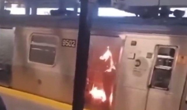New York'ta metroda uyuyan kadın, kasten yakılarak öldürüldü