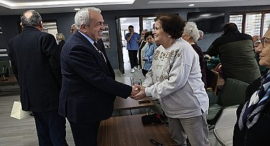Nilüfer'de huzurevi sakinlerinden yeni yıla keyifli karşılama