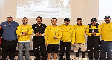 Nissan Türkiye Yelken Takımı, Burhanettin Tekdağ Yıl Sonu Kupası'ndan bu yıl da kupayla döndü