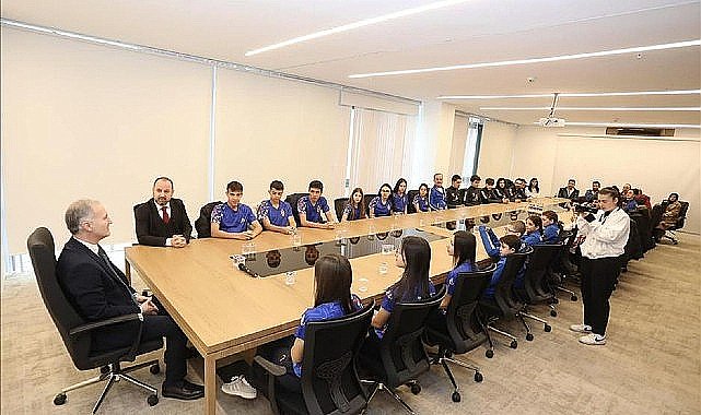 Şampiyonlar Başkan Taban'la Buluştu
