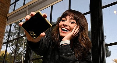 Samsung Galaxy Z Flip6'dan ilham alan “The Flipside