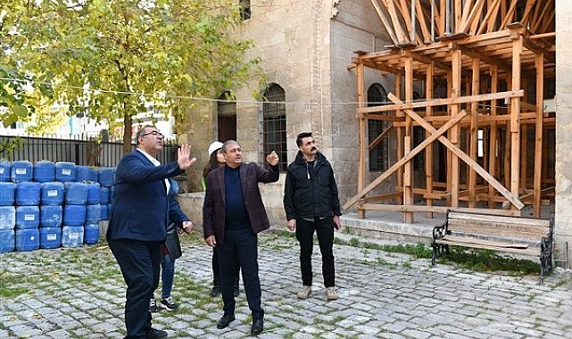 Şanlıurfa’daki tarihi camilerde onarım çalışmaları devam ediyor
