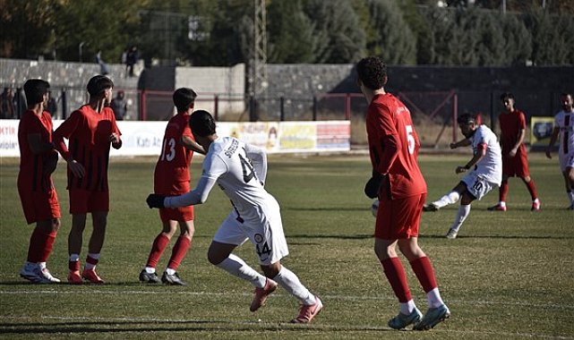 Siverek Belediyespor: 4 - Elbistanspor: 0