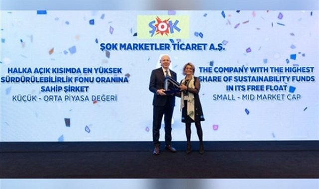 ŞOK Marketler yatırım stratejisiyle, TÜYİD Yatırımcı İlişkileri Zirvesi’nde ödül aldı