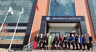 Türkiye'deki Hemşirelik Fakültelerinin Dekanları Ege Üniversitesinde bir araya geldi