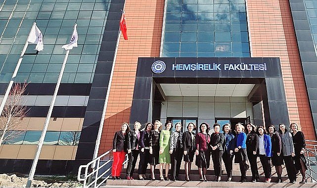 Türkiye'deki Hemşirelik Fakültelerinin Dekanları Ege Üniversitesinde bir araya geldi