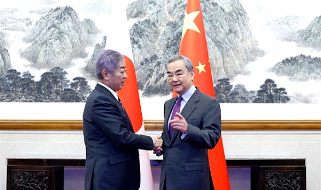 Wang Yi, Japon mevkidaşı Takeshi Iwaya’yla görüştü