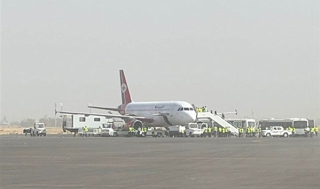 Yemen'de Sana ve Hudeyda kentleri havadan vuruluyor