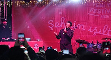 Yeni Yıl Festivali'nde Mansur Ark rüzgârı