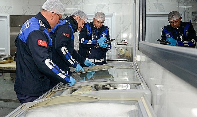 Yenişehir Belediyesi zabıtası kuruyemiş ve patiseri işletmelerini denetlendi