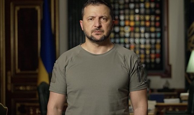 Zelenski: Putin kasıtlı olarak saldırı için Noel'i seçti