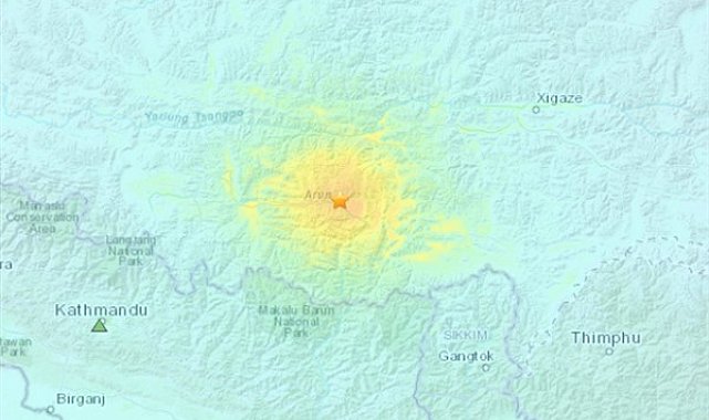 6.8 büyüklüğünde deprem, Çin'in güneybatısını vurdu