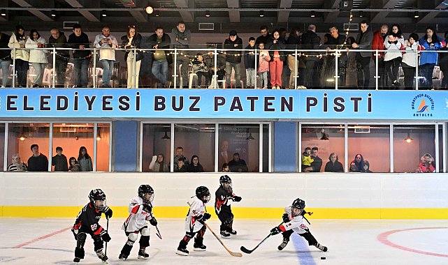 Akdeniz’in ilk ve tek doğal buz pisti yeniden açıldı