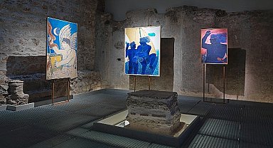 Alekos Fassianos: Bizans'a Yelken Açmak Sergisi Zeyrek Çinili Hamam'da – 22 Şubat 2025'e kadar uzatıldı