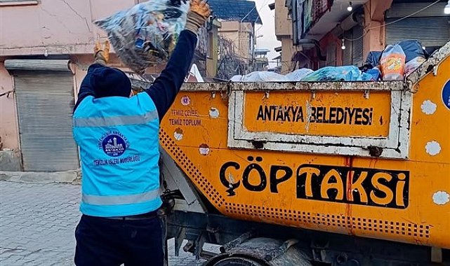 Antakya Belediyesi temizlik çalışmalarını sürdürüyor