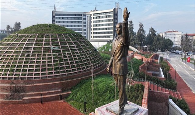 Atatürk heykeli, Manisa Kurtuluş Müzesi binasının önüne yerleştirildi