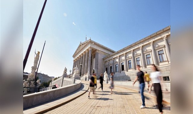 Avusturya'da hükümet kurma çalışmaları çalkantılı