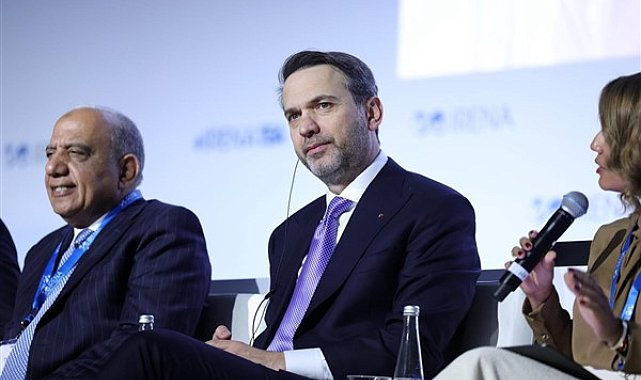 Bakan Bayraktar: Güçlü bir şebeke için 'yeşil şebeke' yatırımlarını hayata geçiriyoruz
