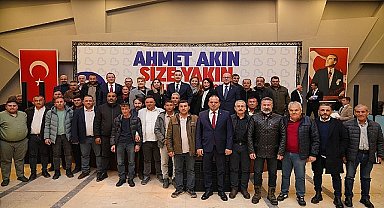 Balıkesir Büyükşehir Belediye Başkanı Ahmet Akın, Ayvalıklı vatandaşlarla bir araya geldi; Başkan Akın: “Ayvalıklılar bu yazı rahat geçirecek