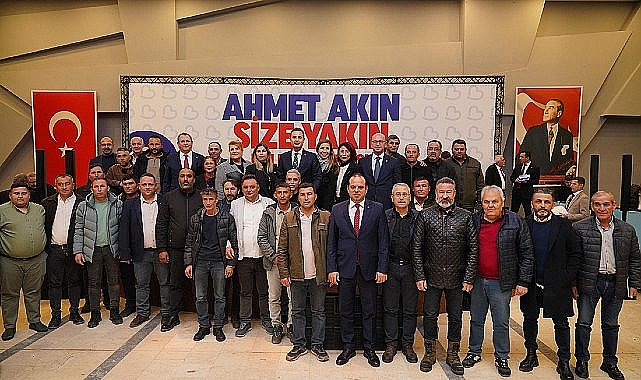 Balıkesir Büyükşehir Belediye Başkanı Ahmet Akın, Ayvalıklı vatandaşlarla bir araya geldi; Başkan Akın: “Ayvalıklılar bu yazı rahat geçirecek