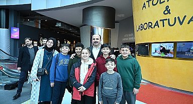 Başkan Altay Tatilini Bilim Merkezi'nde Değerlendiren Çocuklarla Buluştu