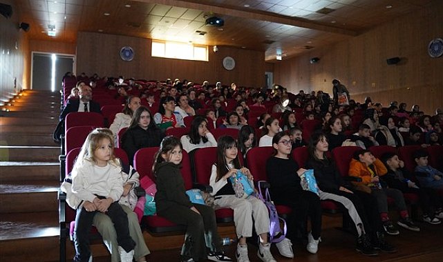 Başkan Aydın, Kültür ve Gençlik Merkezi’nde çocuklar ile bir araya geldi