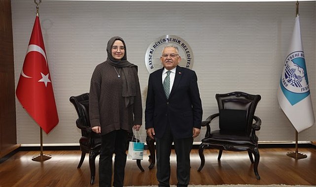 Başkan Büyükkılıç, Avrupa Kızlar Bilgisayar Olimpiyat şampiyonu Yürüm’ü ağırladı