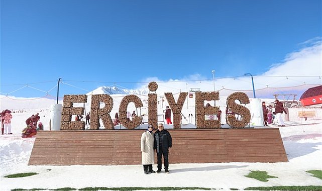 Başkan Büyükkılıç, Erciyes Kayak Merkezi'nde ziyaretçiler ile bir araya geldi