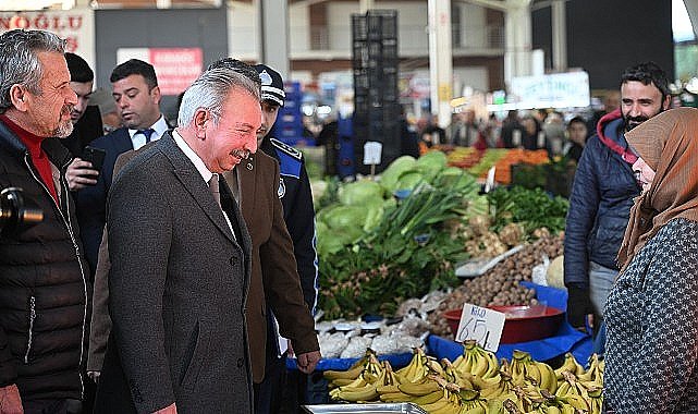 Başkan Mazlum Nurlu Çarşamba Pazarında Vatandaşlarla Buluştu