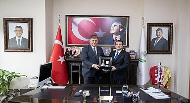Başkan Tugay Torbalı'da koordinasyon toplantısı düzenledi “İzmir'in ana arterlerini yenileyeceğiz