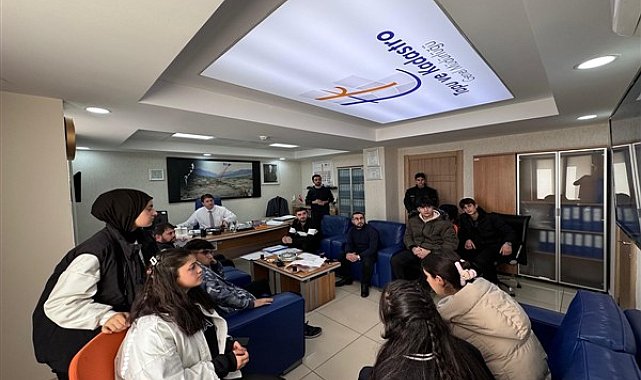 Batman'da öğrencilere Kadastro Müdürü Çoban tarafından seminer verildi