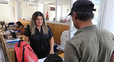 Burhaniye Belediyesi'nden ihtiyaç sahibi vatandaşlara yardımlar sürüyor.
