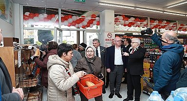 Burhaniye'de halka hizmet “halk market
