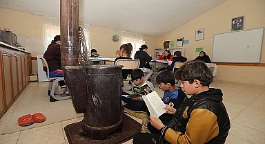 Büyükşehir'den Kırsaldaki Çocuklara Kitap Desteği