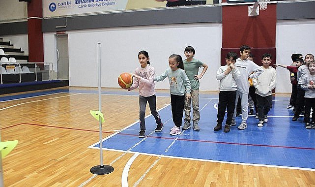 Canikli Çocuklar Parkurun Tozunu Dumana Kattı