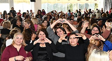 Çiğli'de Kadınlara Özel Unutulmaz Etkinlik Hüsniye Teyze'nin 103. Yaşı Kutlandı