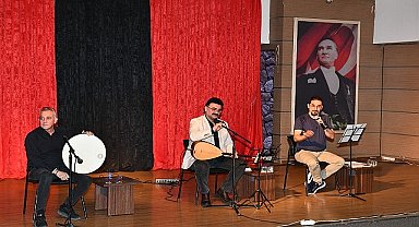 Çiğli'de Şiir ve Türkü Rüzgarı Esti: Sanat ve Edebiyat Buluşması