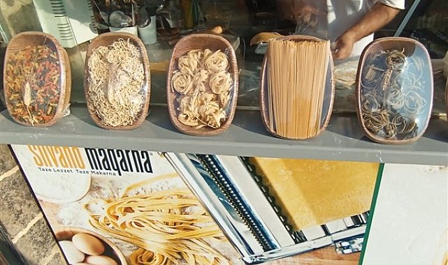 Diyarbakır’da Silvan buğdayıyla üretilen makarnalar müşterilere sunuluyor