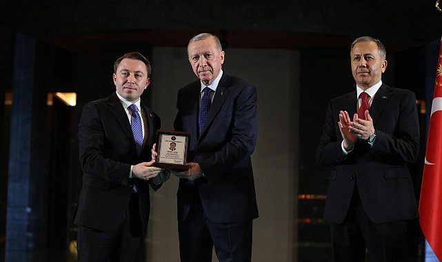 Eğil Kaymakamı Hülür’e Başarılı İdareci Merhum Vali-Celalettin Tüfekçi Meslek Ödülü