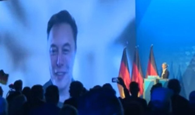 Elon Musk, Almanya'daki AfD etkinliğinde sürpriz bir şekilde göründü