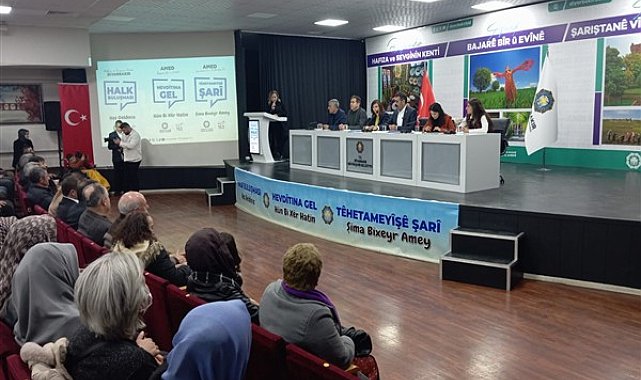 Eş Başkanlar Bucak ve Hatun Halk Buluşmasına katıldı